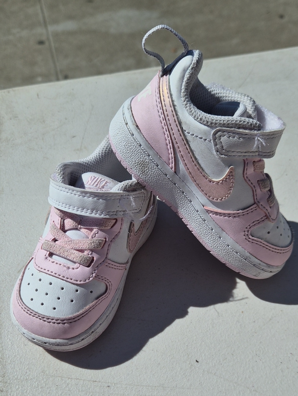 Nike Kids White & Pink Hook-and-Loop Low-Top Sneakers